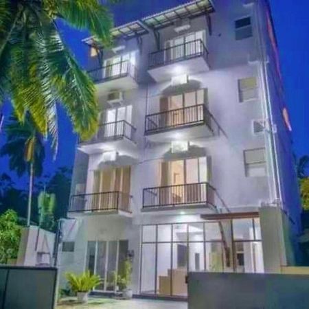 Sea Cloud Dalawella Hotel Унаватуна Экстерьер фото
