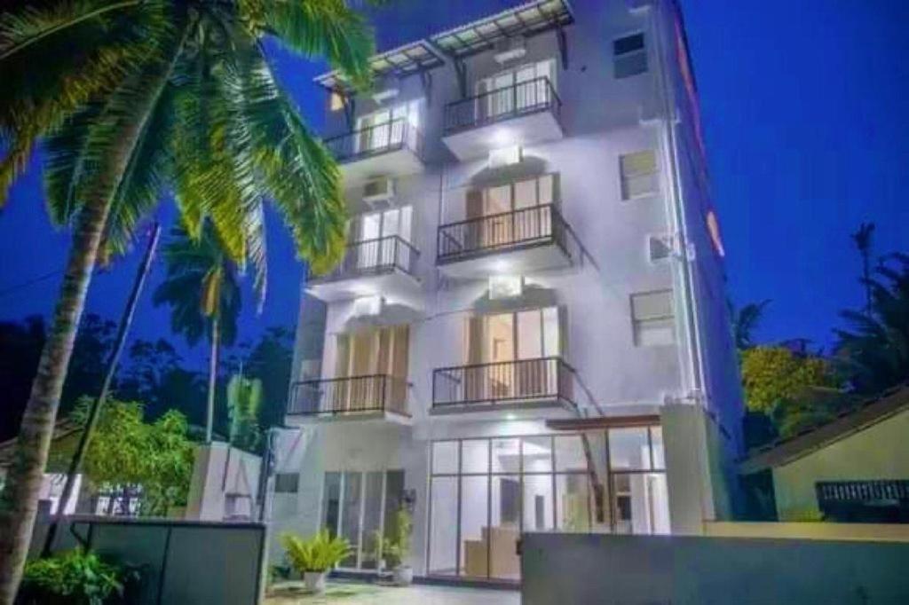 Sea Cloud Dalawella Hotel Унаватуна Экстерьер фото
